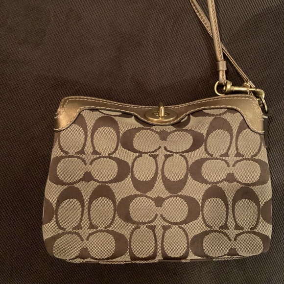 Coach wristlet! Perfect condition - Picture 2 of 2